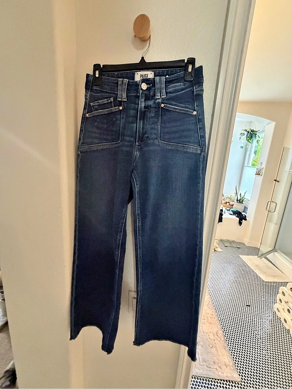 Paige Anessa High Rise Wide Leg cropped Jeans with Patch Pockets Blue Waist 25